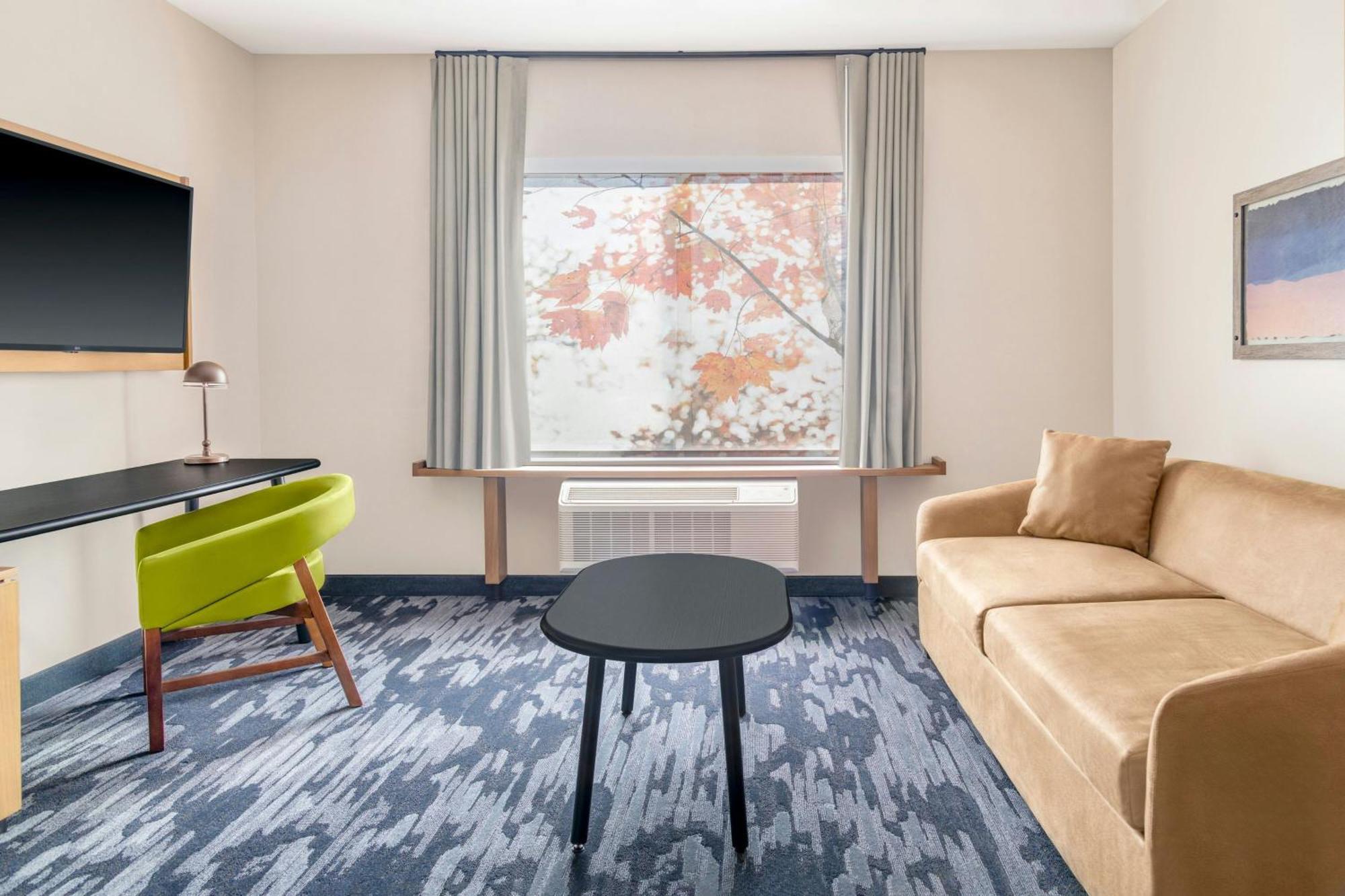Hotel Fairfield By Marriott & Detroit Taylor